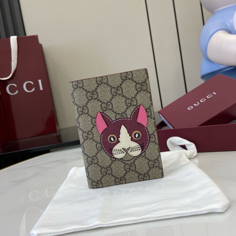 G*u*i wallets & purse